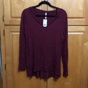 Tresics Burgundy Long Sleeve Top with Hood